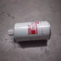 承接重汽豪沃配件FS1212柴油滤芯装柜