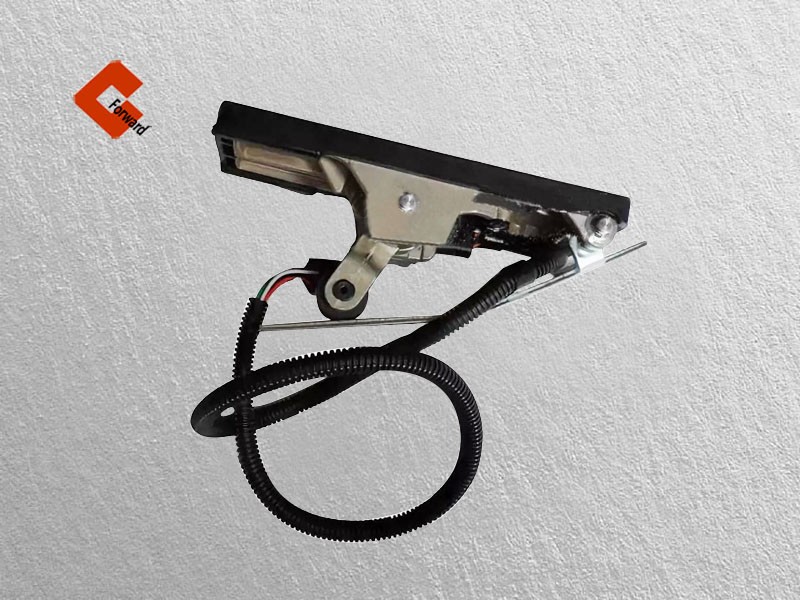 DZ9100570082,Accelerator pedal assembly,济南向前汽车配件有限公司