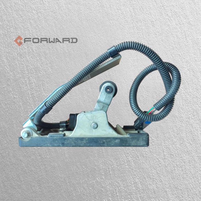 DZ9100570084,Accelerator pedal assembly,济南向前汽车配件有限公司