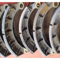 AZ9970342070制动蹄总成（70矿)