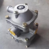 汽车配件 豪沃挂车阀WG9000360180/3 重卡