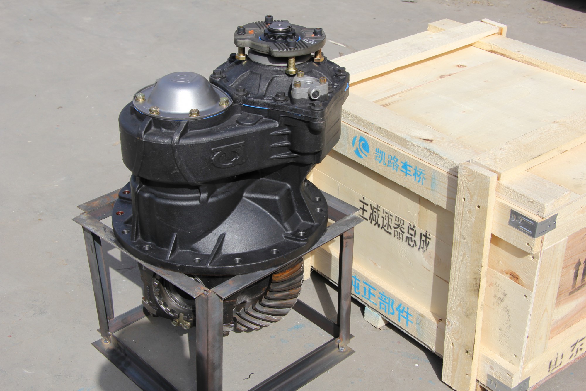00-5青特QT398(400)桥中桥主减速器总成(i=3.7) QT398S12-2502000 2