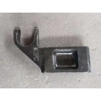 LG9718520018   右前簧压板