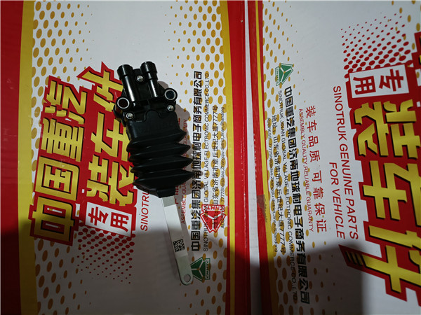 WG1642440051重汽豪沃TH7高度控制阀总成