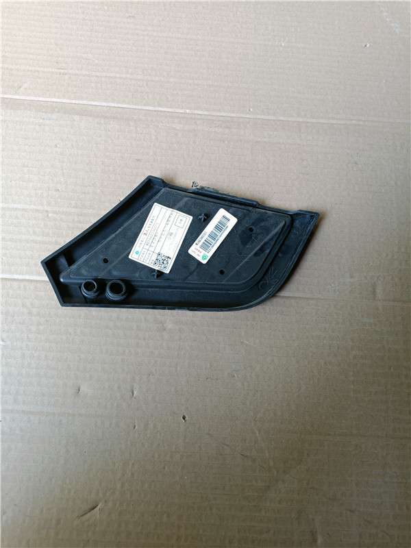 WG1662246015重汽豪沃TX  TH7左装饰板I