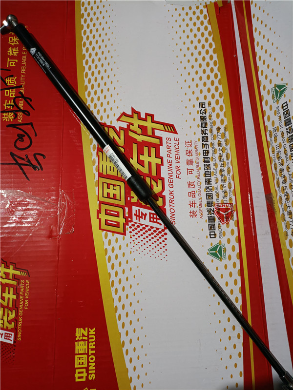 WG1664119025重汽豪沃TH7面罩气弹簧