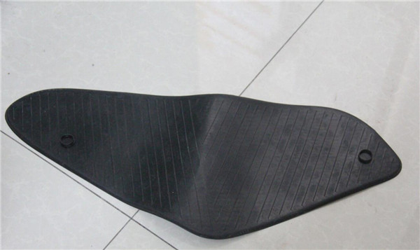 WG1664169035 重汽豪沃TH7橡胶防滑垫