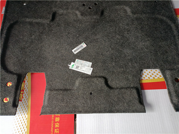 WG1664299015重汽豪沃TH7内衬板（固定式工具箱盖）