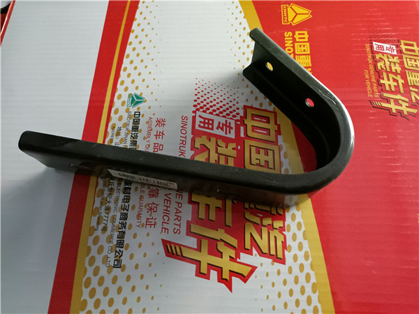 WG1664879056重汽豪沃TH7右中支架
