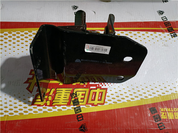 WG1671440261重汽豪瀚N7G后悬左上限位支架总成