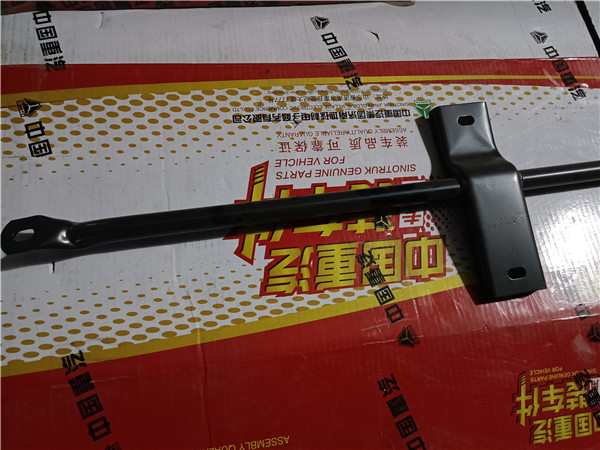 WG1674870108重汽豪瀚N7G左导流板