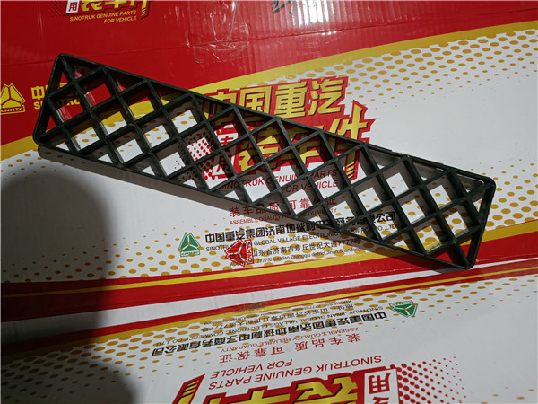 WG9100760066重汽豪沃TH7电瓶隔栅