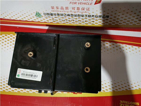 WG9925583016重汽豪沃TH7ECU安装箱（右）