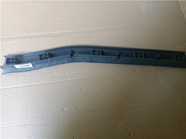 重汽豪沃T7H左高地板驾驶室门槛压条 WG1662620004