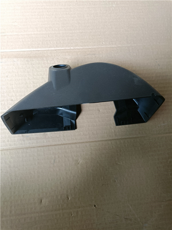 重汽豪沃TH7右下装饰盖(360摄像头) WG1664779106