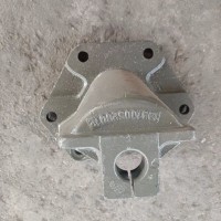 WG9719520007   后簧前支架