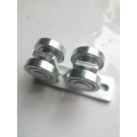 重汽码头车后门上滑轮