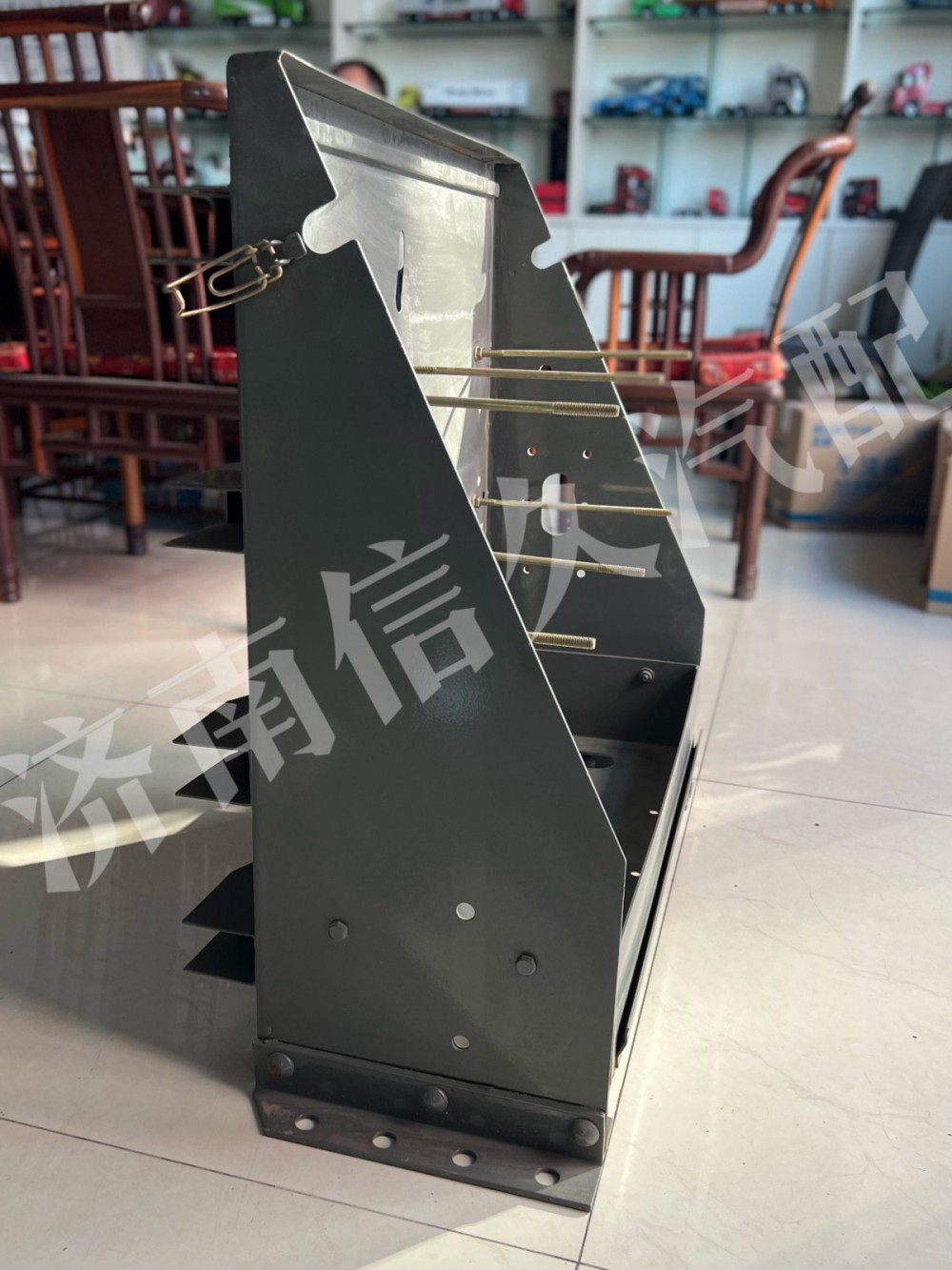電瓶箱體WG9925760110/WG9925760110