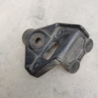 右横向稳定器支架总成DZ9200680017