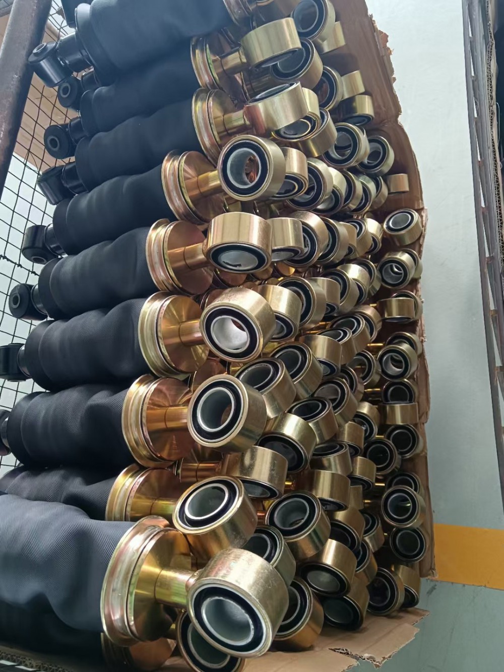 汕德卡豪沃TX斯太尔气囊减震器德龙减震器,奥龙减震器,山东豪联车身制造厂