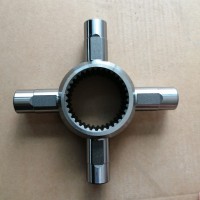 81.35608.0025  中桥十字轴0139  供应重汽T5G 汕德卡汽车配件