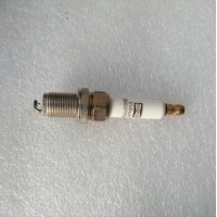 高品质   锡柴火花塞   供应重汽豪沃 斯太尔 汕德卡 卡车配件