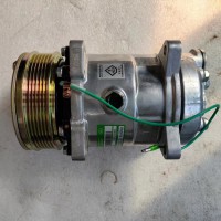 DZ13241824111空调压缩机  供应重汽豪沃 斯太尔 汕德卡 采埃孚 zf卡车配件