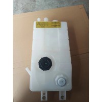 柳汽乘龍膨脹水箱總成，M61－1311030B，100元