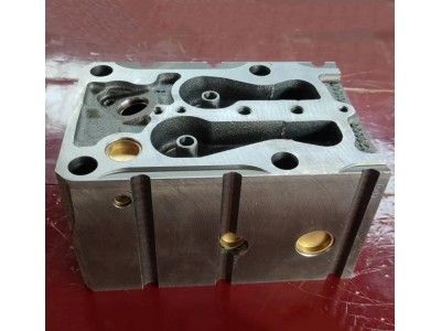 61560040040A   气缸盖总成