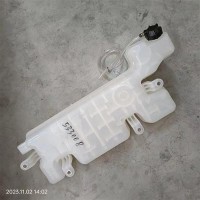 德龍M3000S新款膨脹箱發(fā)動機副水箱