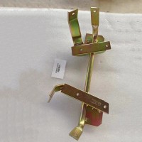 LG1611230012    右踏板支架