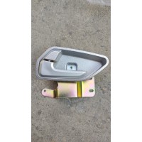 AZ1651340133/重汽豪瀚左車門內扣手