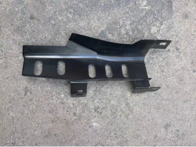 AZ962258000218/汕德卡G7S右侧底部线束支架