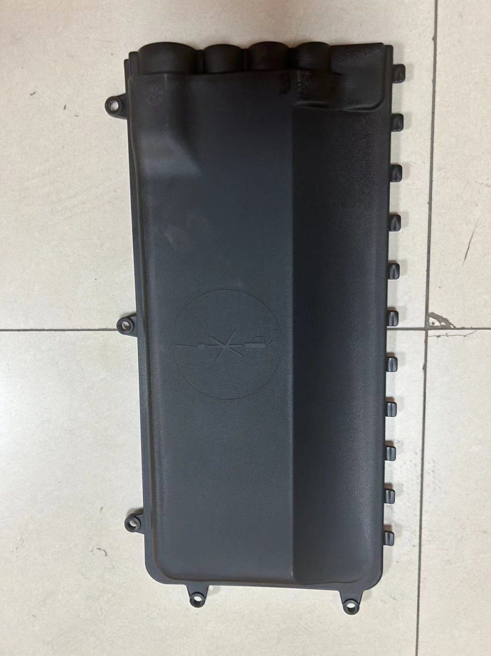 AZ962277000600/右侧过线盒盖(窄体)-AZ962277000600-重汽_恒科汽配网