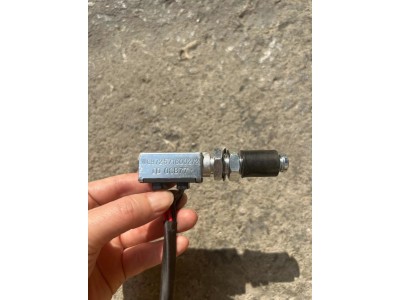 WG9725716002双触点制动灯开关