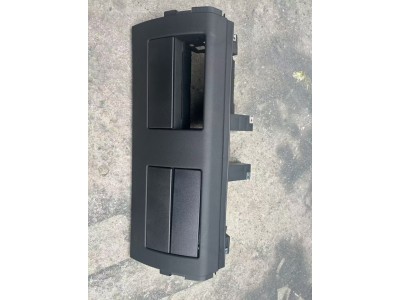 811W63903-6138司机侧杂物箱总成