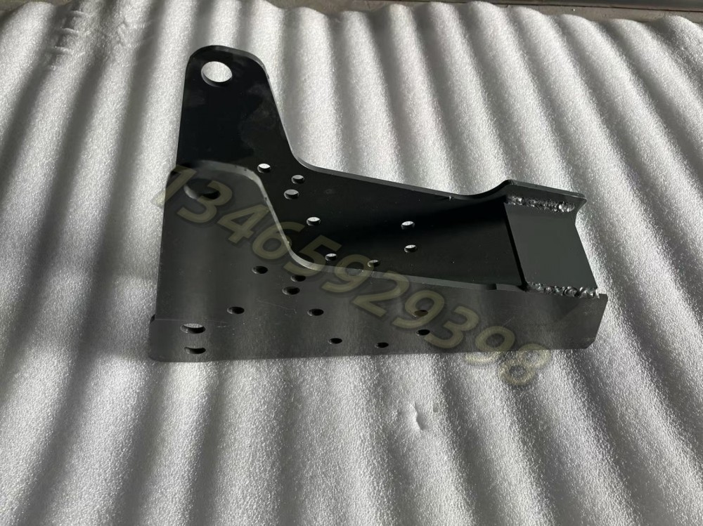 平地板驾驶室前悬摆臂支架图2