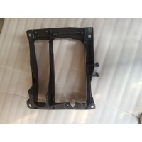 重汽汕德卡前照燈安裝支架(右) ，811W25115-5008，104元