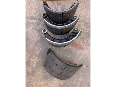 AZ7117451220/1221MCP16后制动蹄总成（220宽）