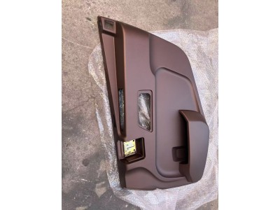 WG1684337019右车门内饰总成(D7B)