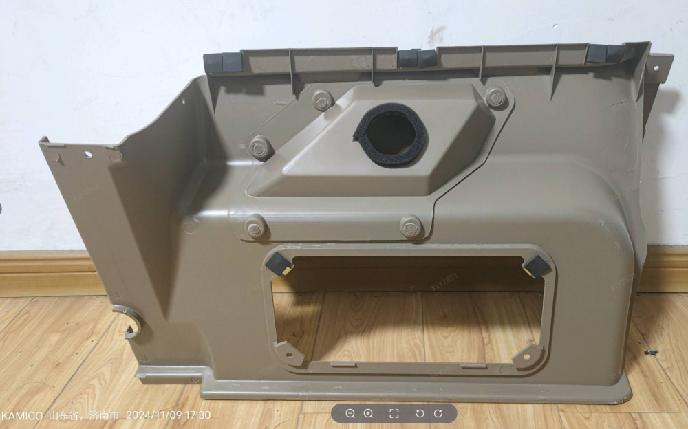 重汽豪沃NX工作台配件WG1671160122汽车配件/WG1671160122