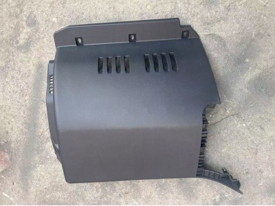 WG1664169076乘客侧右下护板（高地板）TH7