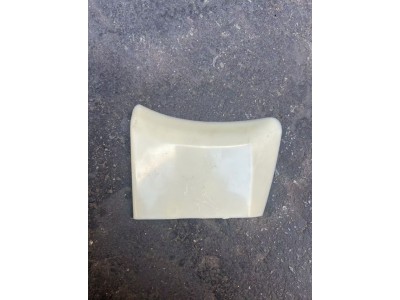 WG1664110072豪沃T7H车门铰链装饰板