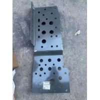 WG9525930093豪瀚保險(xiǎn)杠左支架