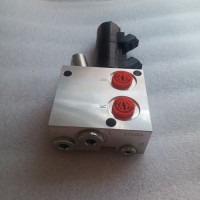 沃爾沃輪挖變速器控制電磁閥組件，31N4-30191，1450元