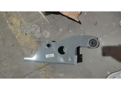 WG1671430061豪瀚前悬上支架总成