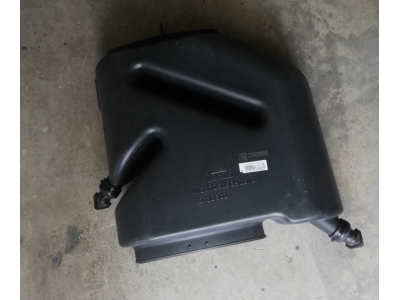 WG9725193918豪沃油滤器进气管