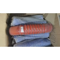 YG9525537140中冷器出气胶管