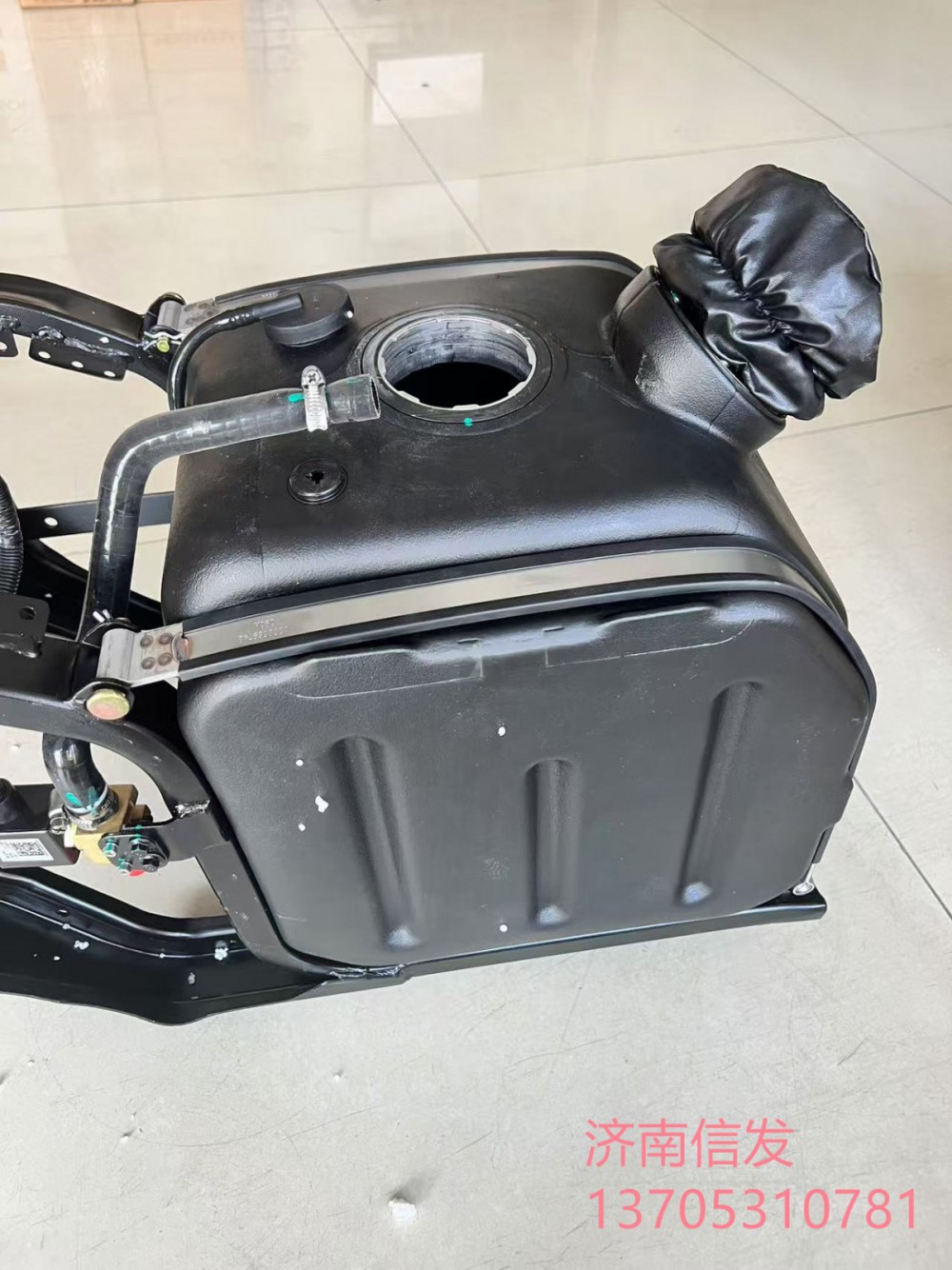 CS8MT-360江淮尿素箱濟(jì)南信發(fā)/CS8MT-360