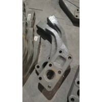 WG9525596034后懸置右支架